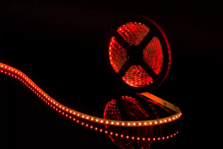Лента светодиодная стандарт 3528, 120 LED/м, 9,6 Вт/м, 12В , IP20, Цвет: Красный